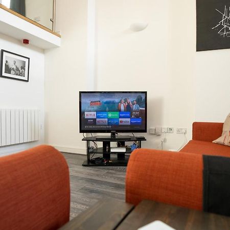 Stunning Mezzanine Apartment Near City Centre 卡迪夫 外观 照片