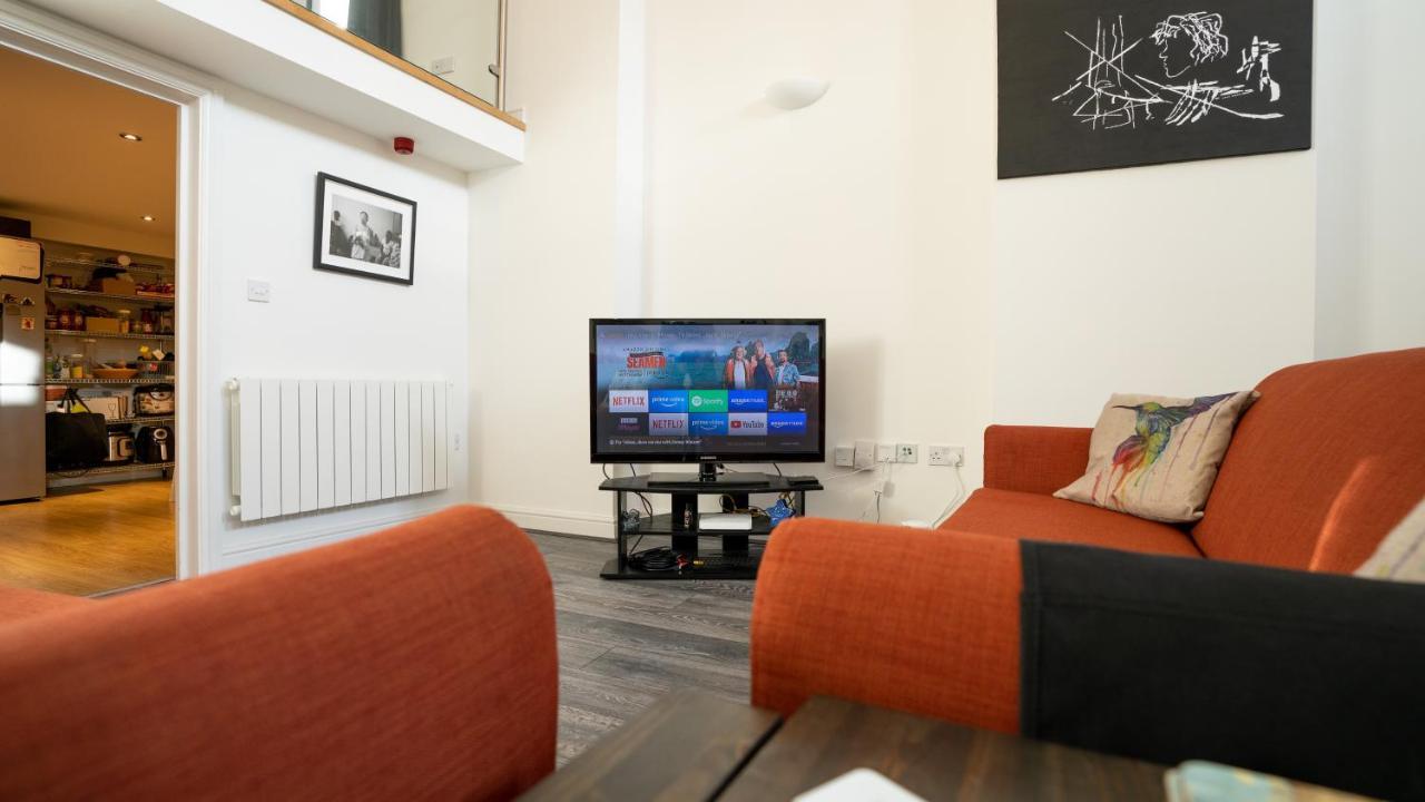 Stunning Mezzanine Apartment Near City Centre 卡迪夫 外观 照片