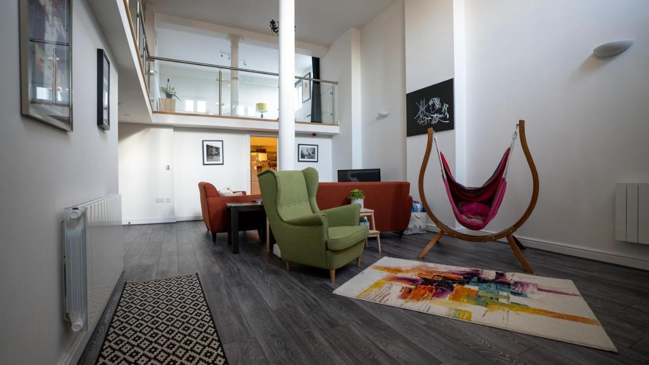 Stunning Mezzanine Apartment Near City Centre 卡迪夫 外观 照片