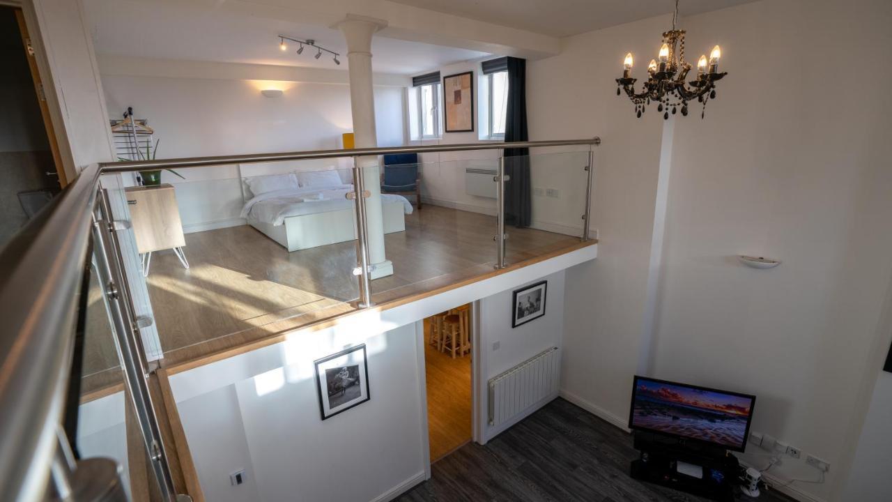 Stunning Mezzanine Apartment Near City Centre 卡迪夫 外观 照片