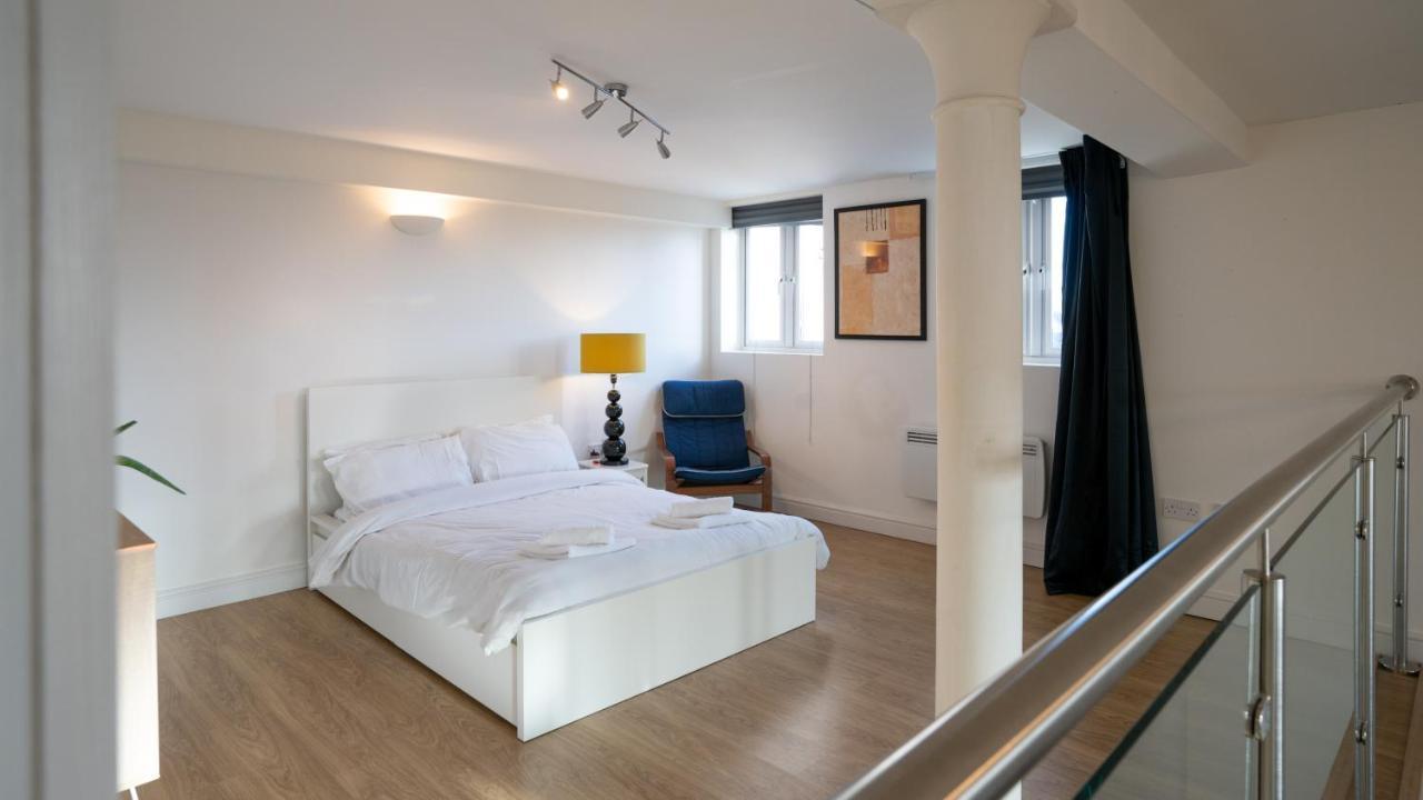 Stunning Mezzanine Apartment Near City Centre 卡迪夫 外观 照片