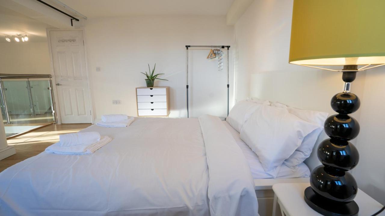 Stunning Mezzanine Apartment Near City Centre 卡迪夫 外观 照片
